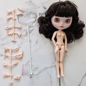 ICY DBS Blythe Doll with brown hair, white matte skin and pouty mouth face